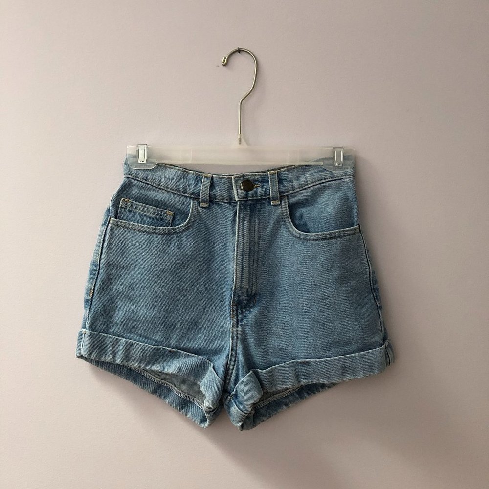 American Apparel lightwash high-waist cuff jean short (26)
